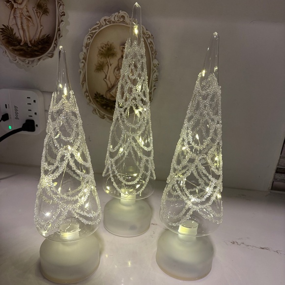 Set of 3 light-up glass cone tree, Tabletop decor Christmas tree - Picture 1 of 9
